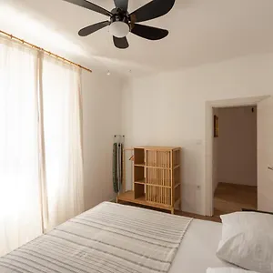  Appartamento With Private Parking