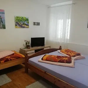 Rose Pula